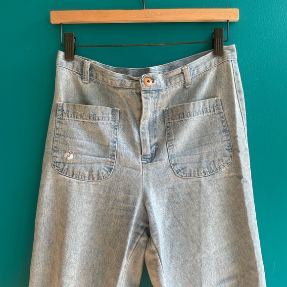 Light wash vintage Hang Ten cropped jeans - Picture 2 of 5